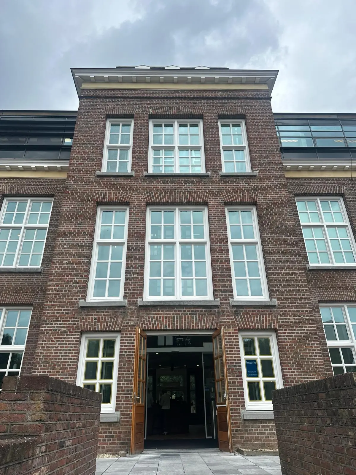 Schildersbedrijf 812 Schilderwerken aan het werk in Brunssum